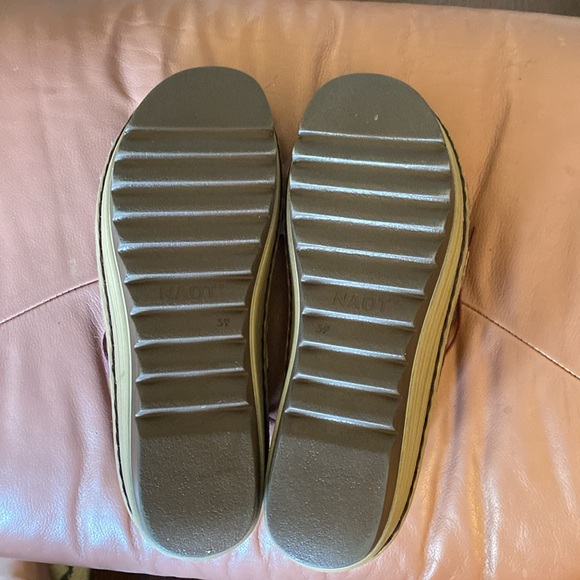 NAOT plum purple leather sandals. 100% leather with cute ties. Size Eur 39 /US 8 - Picture 8 of 12